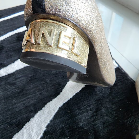 CHANEL Womens Chanel Authentic Glitter Gold CC Shoes Size 37 C - Picture 9 of 11
